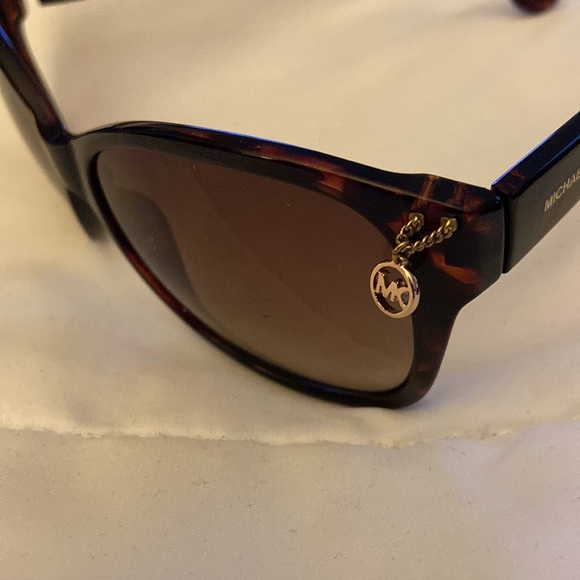 MICHAEL KORS WILMETTE SUNGLASSES - Picture 5 of 13